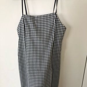 Small Urban Outfitters houndstooth dress